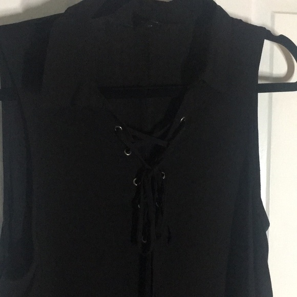 IJOAH Ladies handkerchief cut top - Picture 2 of 5